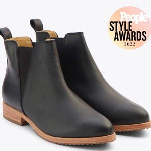 COPY - NISOLO Everyday Chelsea Boot Leather Womens Black size 7 worn only once